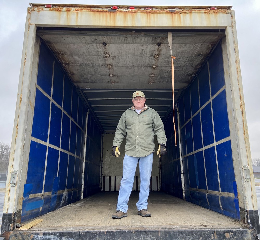 Discount Warehouse of Warsaw Donates to Warsaw Community Schools