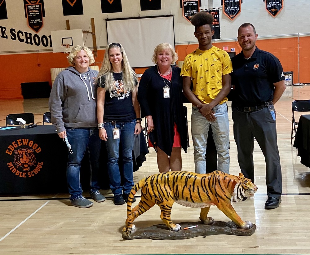 Trai Davis Launches a Pay It Forward Legacy (Click to Read More)